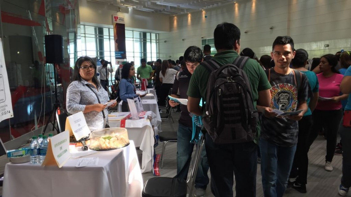 Ofrecen más de 4 mil empleos a jóvenes