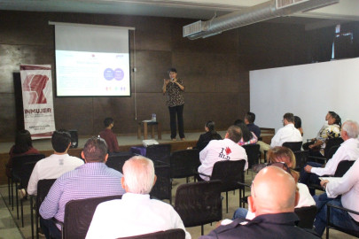 Recibe funcionariado público capacitación en perspectiva de Derechos Humanos y Perspectiva de Género 