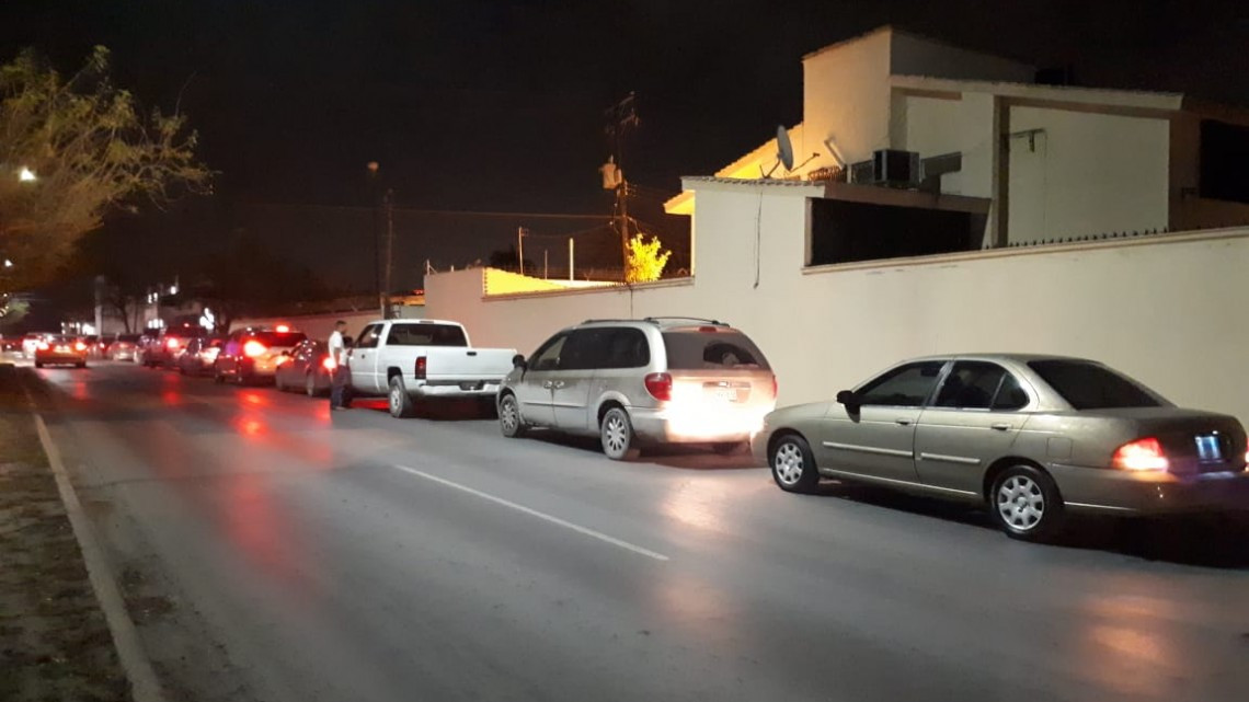 Continúan largas filas en gasolineras de Reynosa