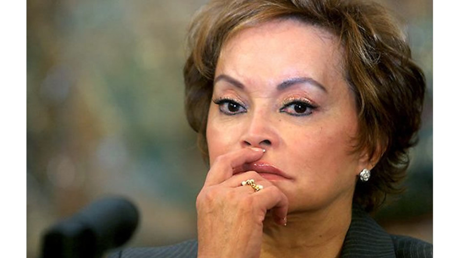 Consideran brazalete electrónico para Gordillo