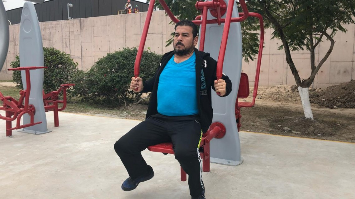 Inauguran aparatos deportivos y alumbrado público en el parque Olímpico