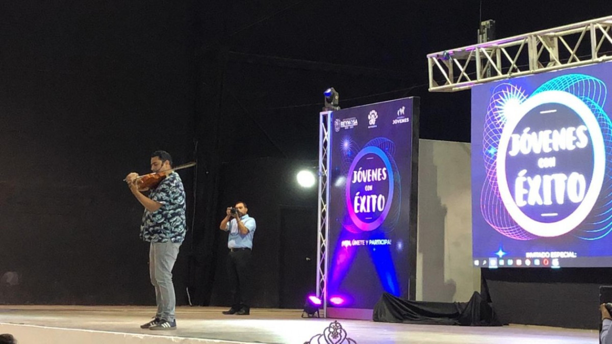 Deportistas, artistas y emprendedores engalanan 'Jóvenes con Éxito 2019' 