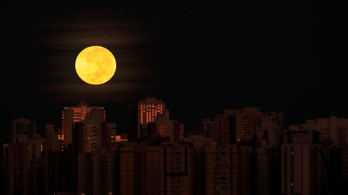 Así se vivió la "super luna" de mayo 