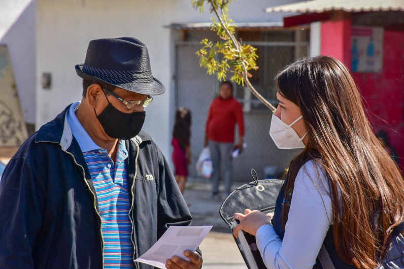 DIF Reynosa visitó a las familias de la Colonia Almendros