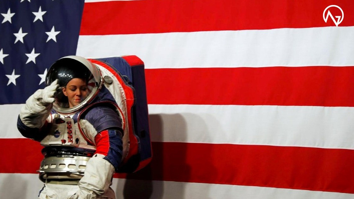 Presentan los nuevos trajes espaciales para volver a la Luna