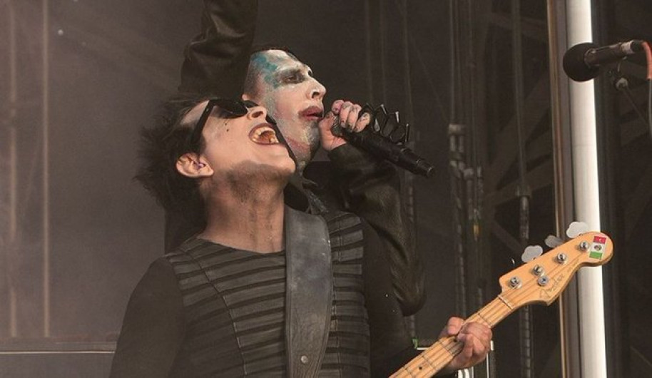 Bajista de Marilyn Manson cae en coma tras accidente