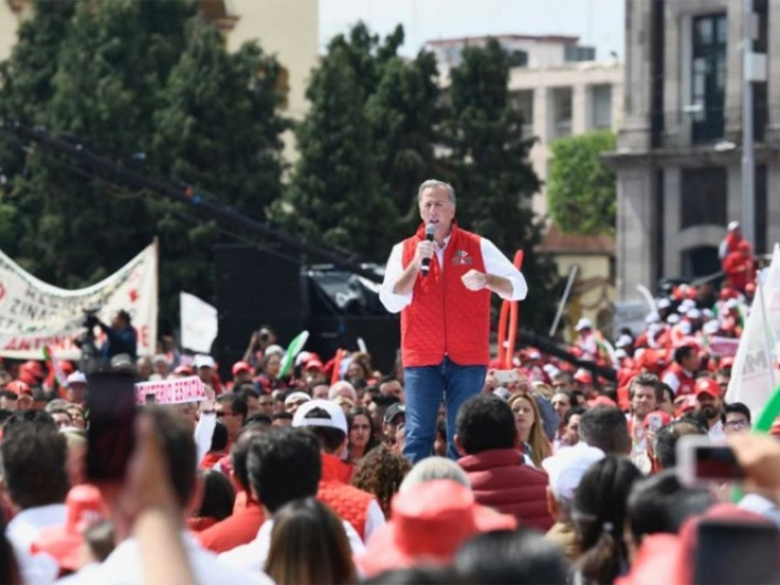 Meade cuenta con apoyo de grupo de empresarios