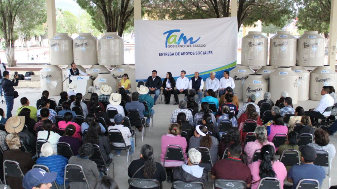 Gobierno de Tamaulipas y SEBIEN entrega insumos en Palmillas