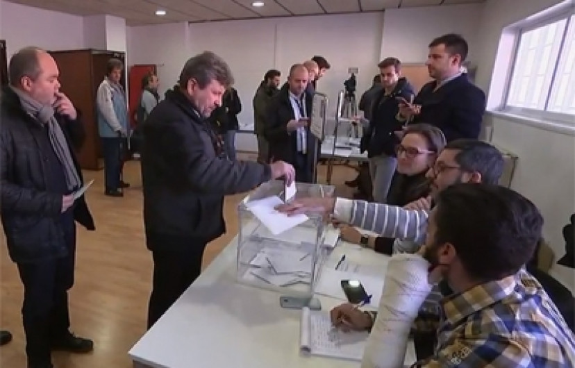 Investigan uso de dinero público para referéndum independentista catalán