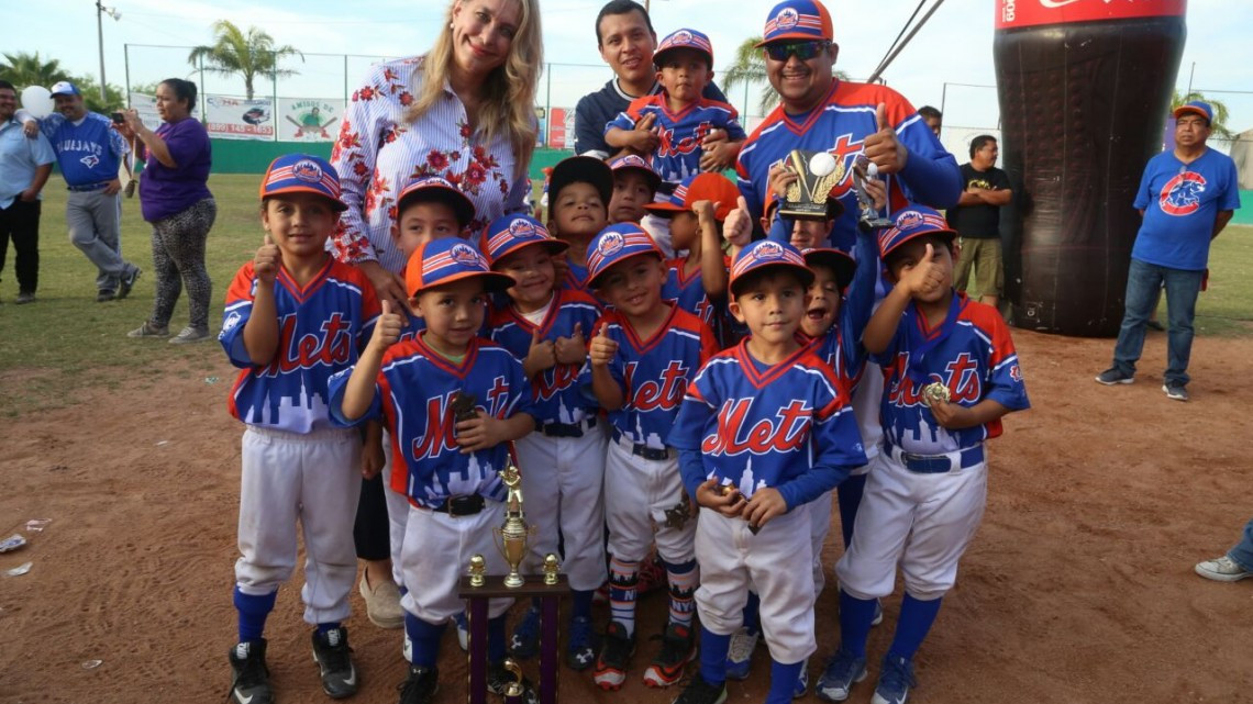 Inaugura alcaldesa torneo de la Liga Niños Héroes