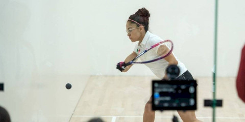 Paola Longoria inicia con victoria en su camino por el título 100 