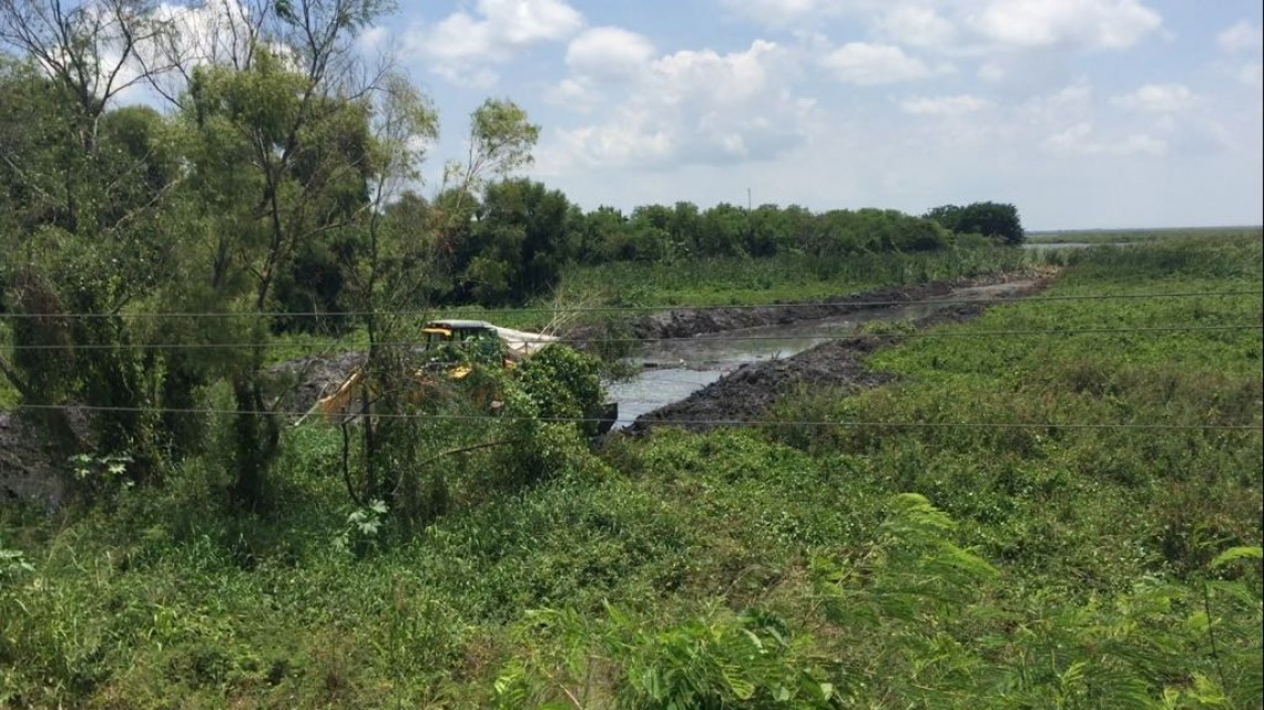 Construyen canales dentro del sistema lagunario