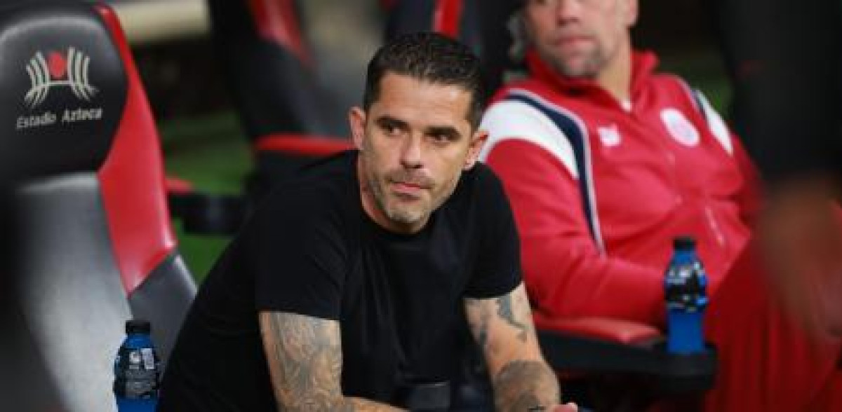 Fernando Gago oficialmente fuera de Chivas