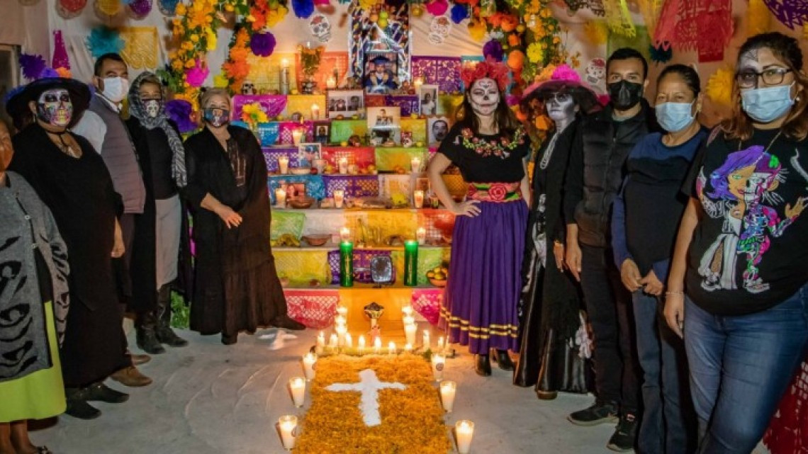 Familias participan en el concurso de Altar de Muertos en el marco del Festival de la Huesuda 2020