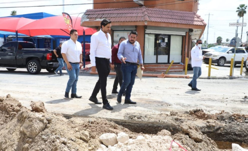 Supervisó Carlos Peña Ortiz rehabilitación de drenaje en calle Herón Ramírez 