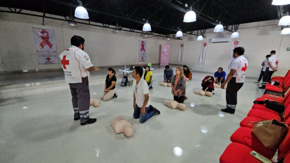 Cruz Roja Imparte curso a periodistas sobre primeros auxilios (RCP)