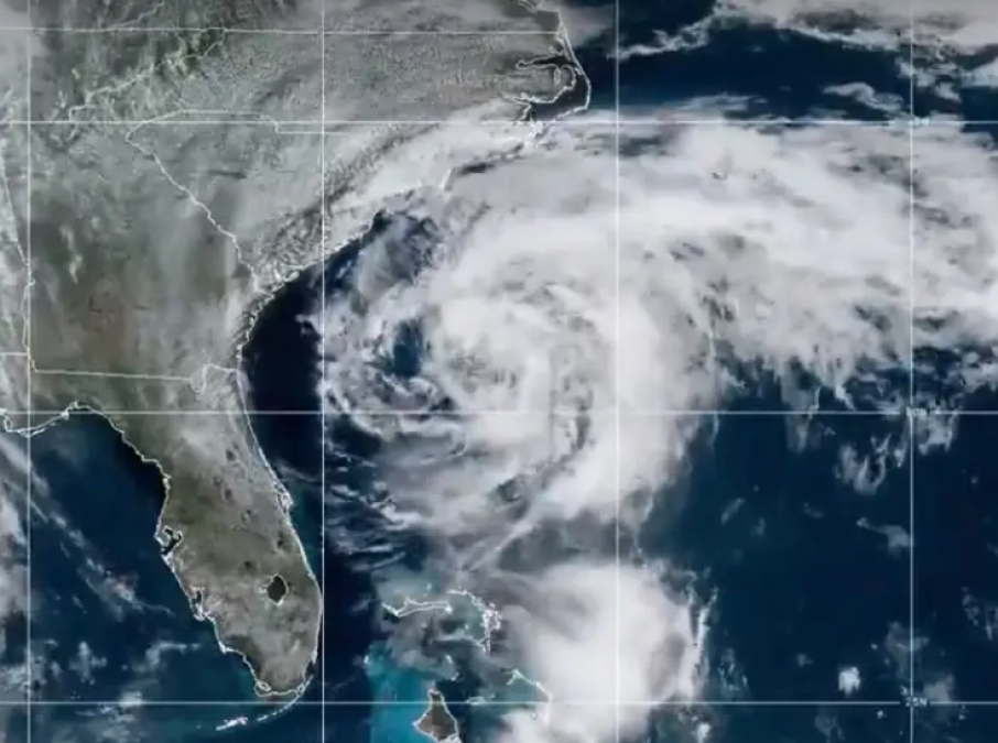 Arthur se fortalece tumbo a Carolina del Norte