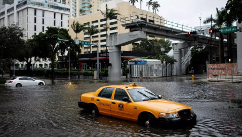 “Eta” se debilita como tormenta tropical en las costas de Florida