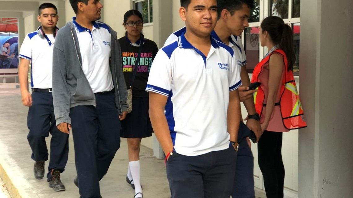 Evacuan a estudiantes del CBtis 135 por alerta sísmica 