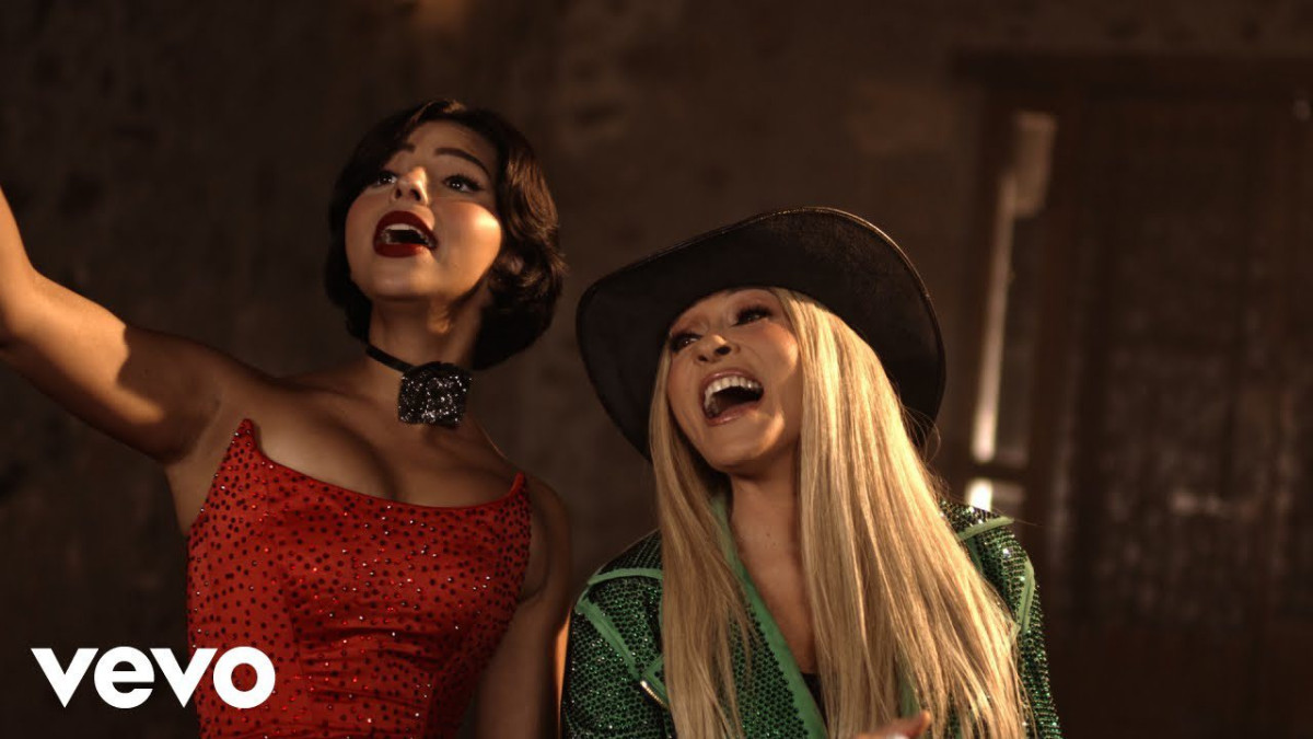 Yuri reversiona junto a Ángela Aguilar `La Maldita Primavera´ y la critican en redes