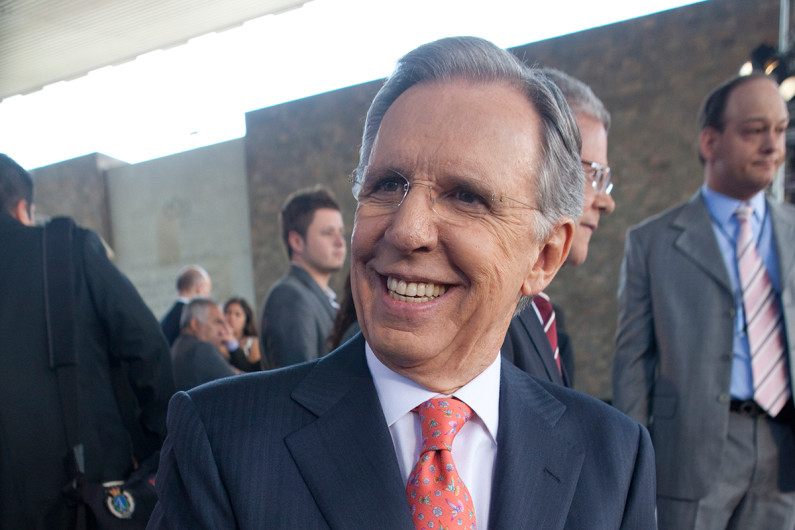 Por discriminación y burlas, “El Bronco” denuncia a López Dóriga