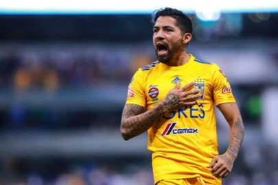 Aquino peligra para el Clásico Regio
