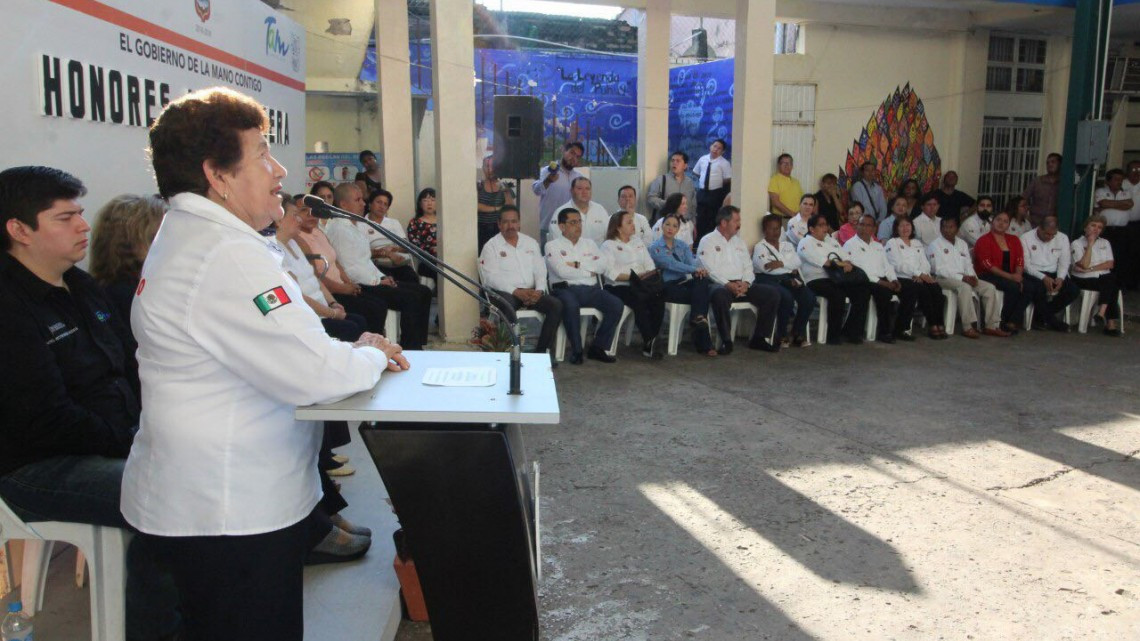 Brinda Ayuntamiento beneficios a la primaria “La Corregidora”