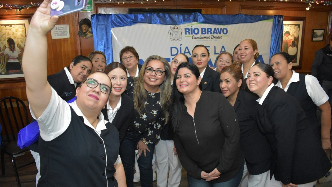 Festeja Alcalde a enfermeras de Río Bravo 