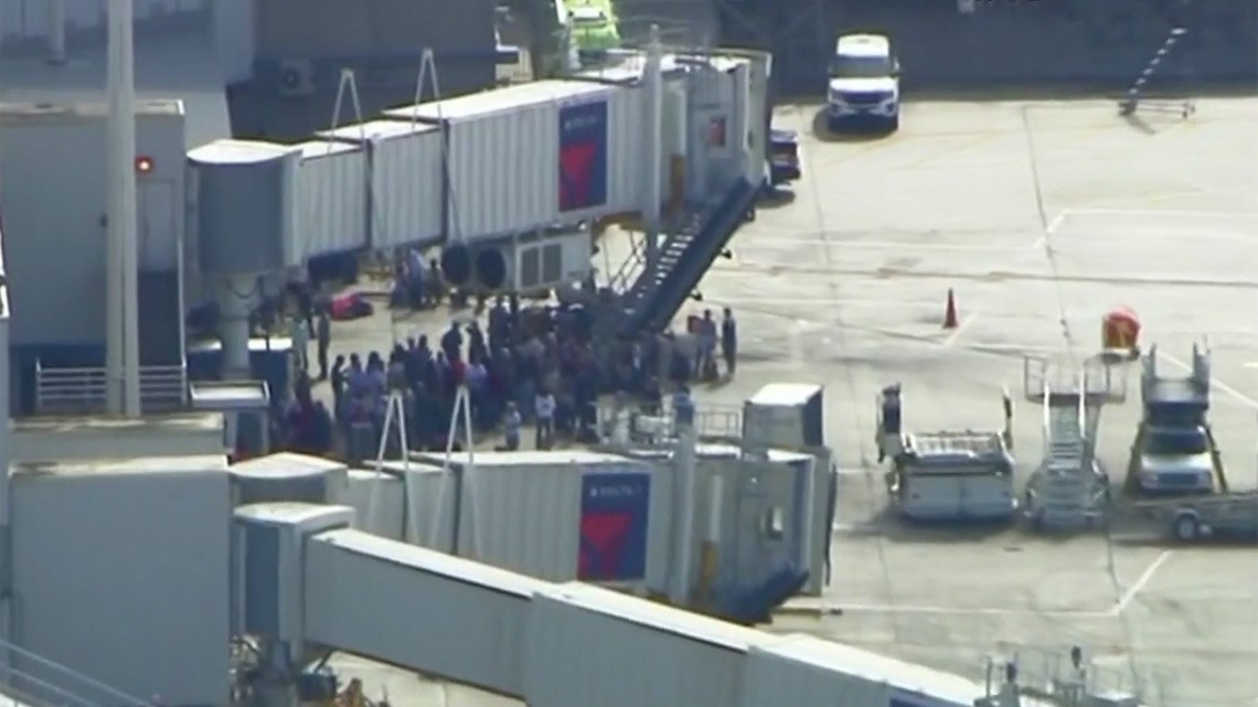 Al menos cinco muertos por tiroteo en aeropuerto de Fort Lauderdale de Florida