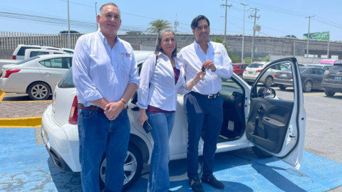 Donan ambulancia y vehículo para Casa Hogar del Adulto Mayor