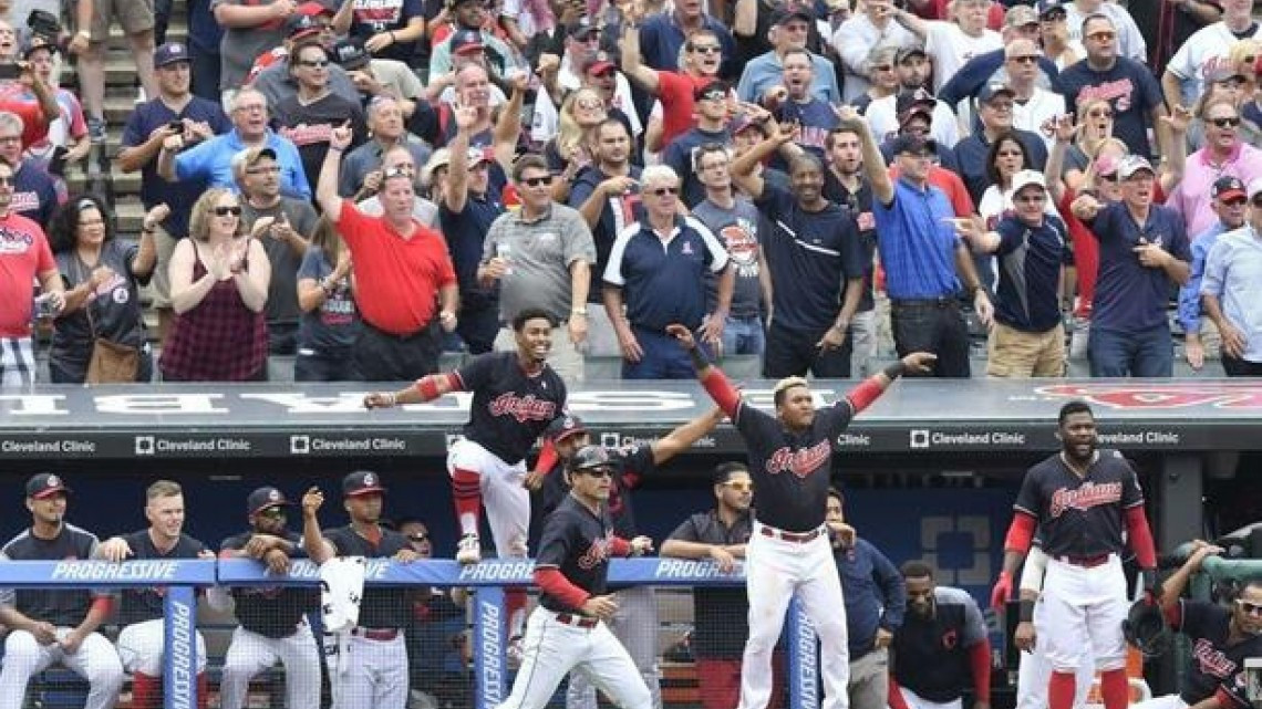 Indios fijan récord de 21 triunfos al hilo