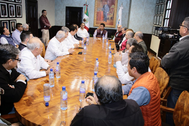 Ofrecen empresarios de la construcción  hacer equipo con Alcalde Mario López