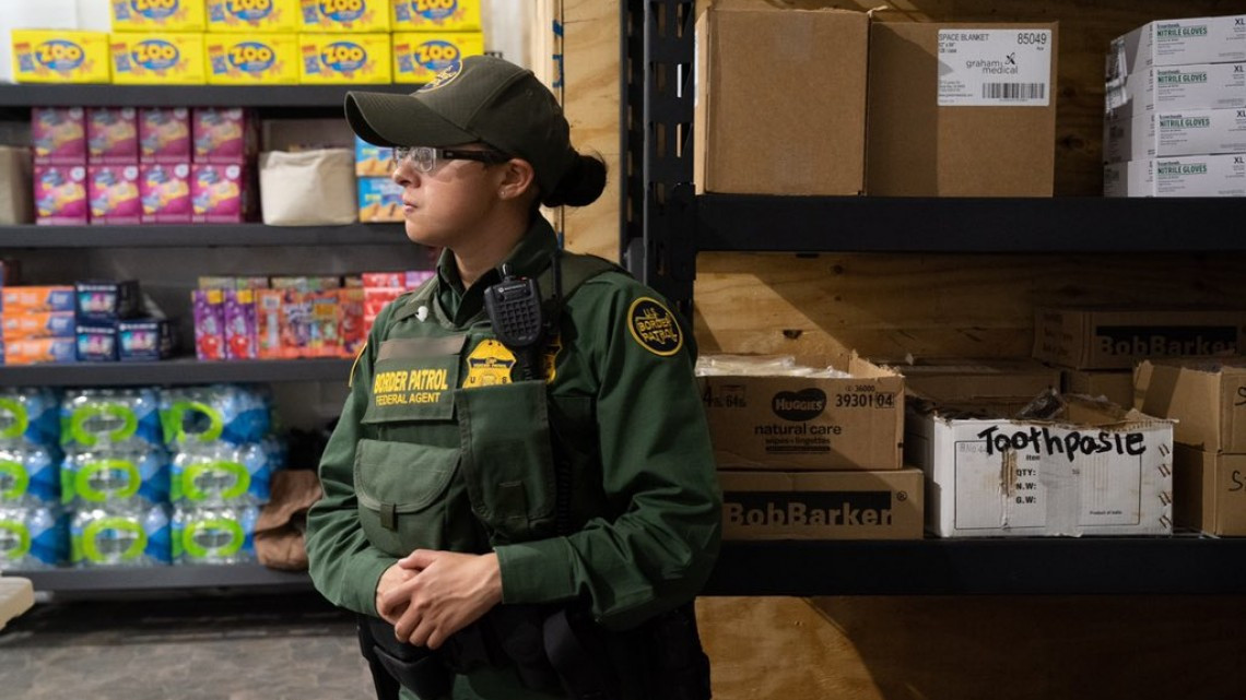 Mike Pence visita McAllen, Texas para atender crisis migratoria