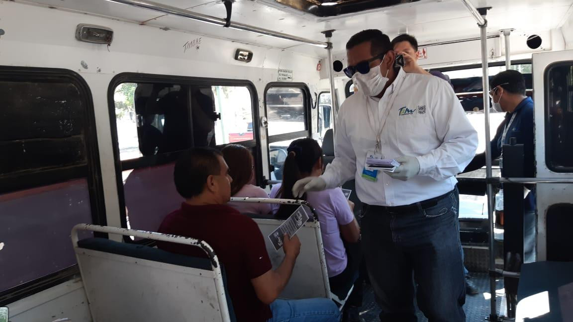 Subsecretaría de Transporte entrega cubre bocas y guantes en unidades