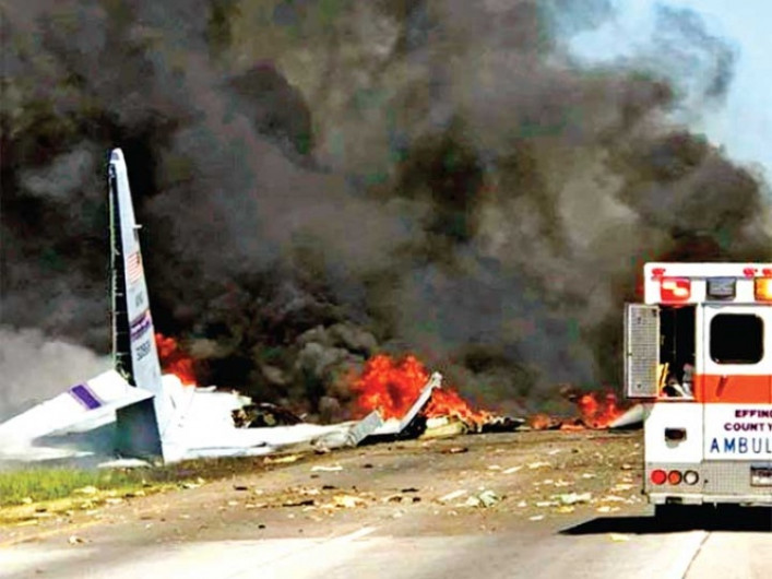 Suman 9 muertos accidente de avión militar en Georgia