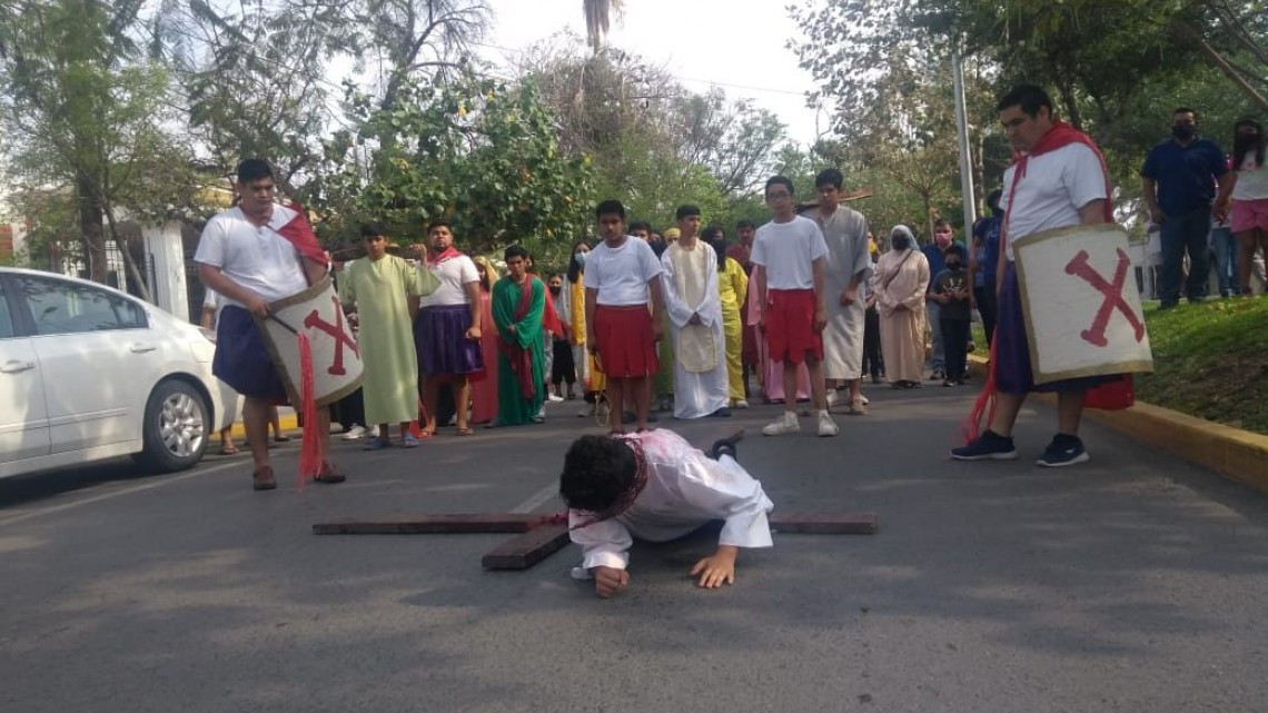 Realizan varios Viacrucis tras dos años de pandemia 