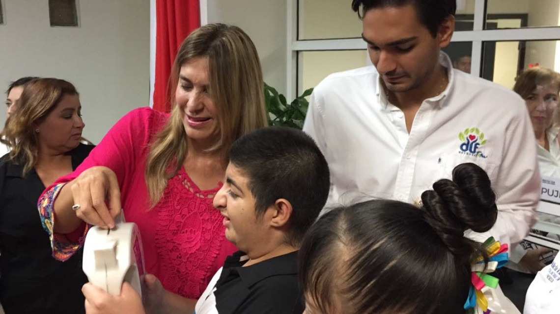 Apoya DIF Reynosa boteo Teletón 2017