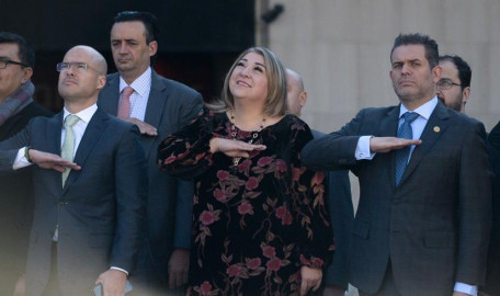 Encabeza Adriana Lozano Izamiento de Bandera en San Lázaro