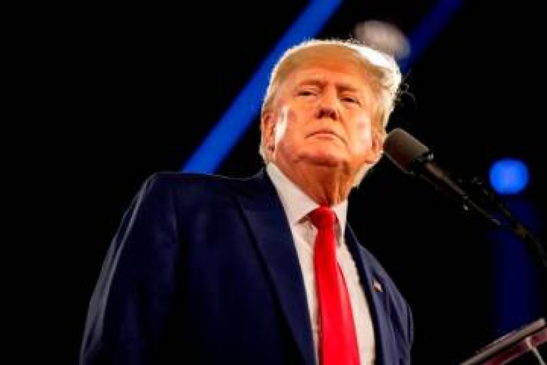 Donald Trump le muestra su respaldo al "Trump tropical"