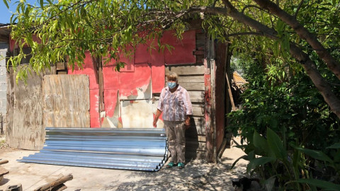 Entrega ITAVU láminas a afectados por 'Hanna'