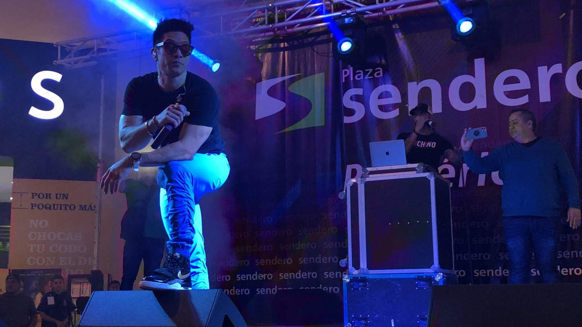 Chyno Miranda enloquece a sus fans reynosenses