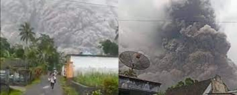 Volcán en Indonesia expulsa gruesas columnas de ceniza