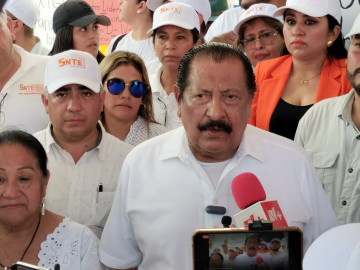 Amenaza el SNTE con boicotear ceremonia del grito de independencia