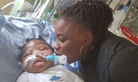 Juez da orden de desconectar a bebé de respirador