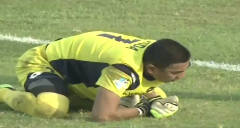 Muere portero indonesio tras chocar con compañero