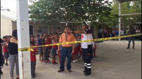 Evacuan a alumnos por incendio en Primaria