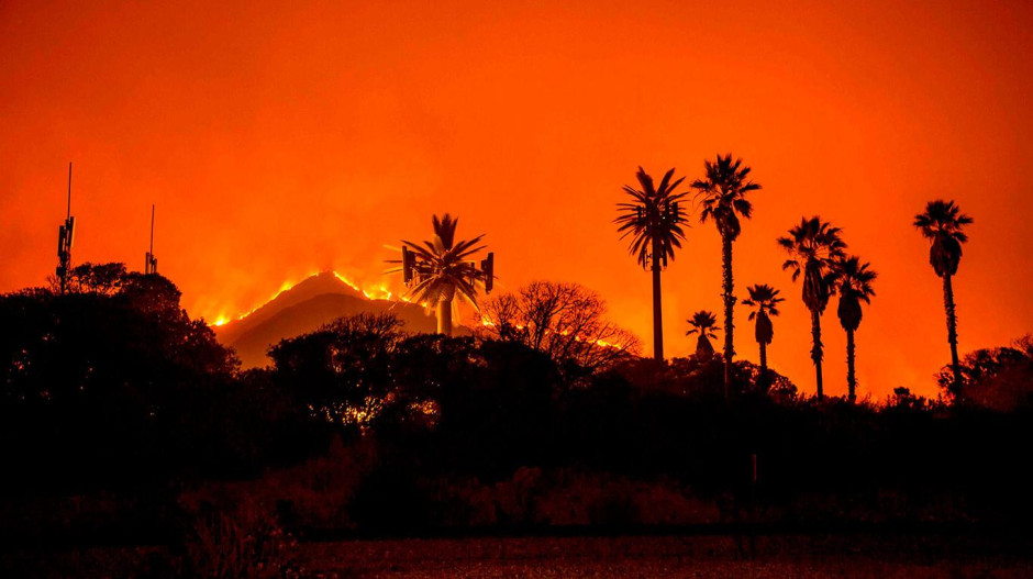 Emiten nuevas alertas de evacuación por incendios en California