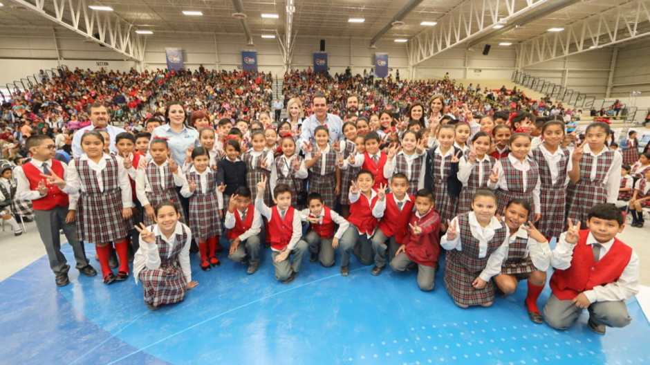 Inician entrega de 17 mil becas municipales