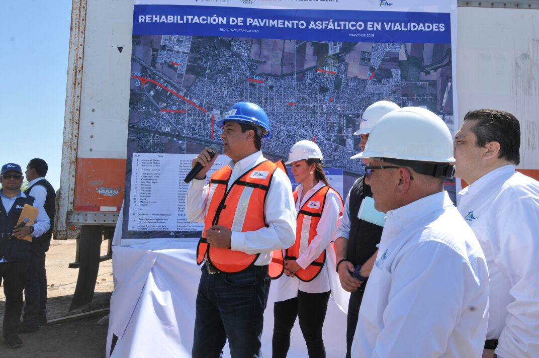  Rehabilitación de pavimentos beneficia principales vialidades de río bravo