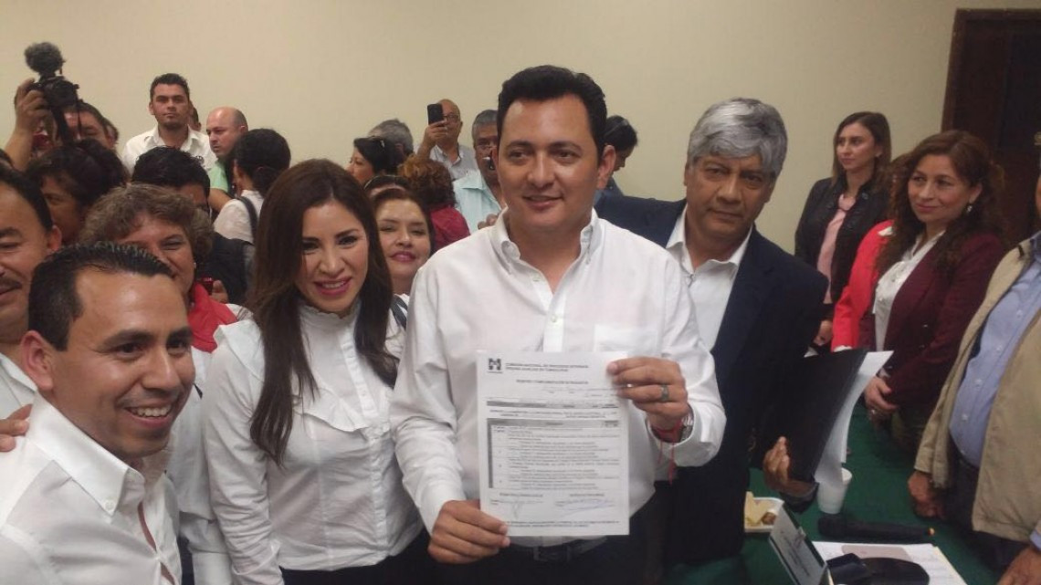 Se registran en el PRI aspirantes a candidatosa Senadores y Diputados Federales